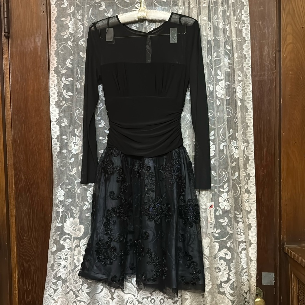 Brand new SLnY black flower imprint dress size 6 vintage